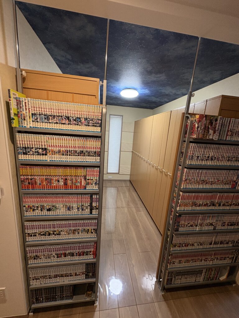 完成したおうち書庫 - 本棚が並ぶ全景